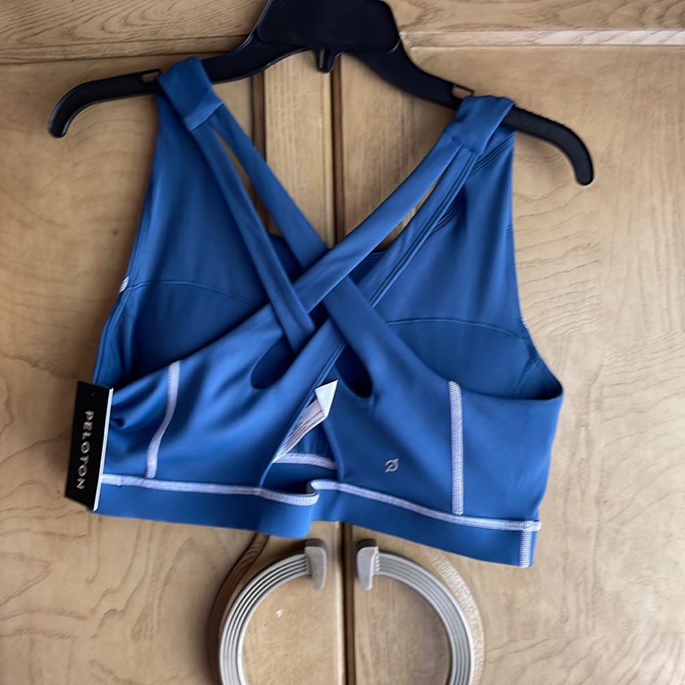 Peloton 🔥Move Mission Strappy Sport Bra - Picture 4 of 7